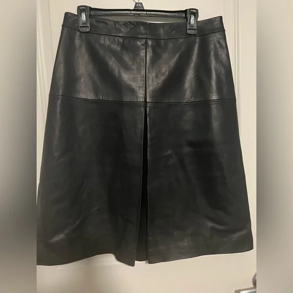 NWT Black leather skirt - Picture 2 of 4